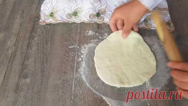 Долго искала ЭТОТ рецепт! Добавьте ЕГО в тесто! Нежные и вкусные ЛЕПЕШКИ на