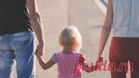 Студенческим семьям планируют установить спецвыплату. Семьям с детьми, где хотя бы один из родителей студент, предлагают ввести специальную выплату. Об этом сообщает газета &quot;Известия&quot;. По информации источника, к стипендии (2-4 тыс. рублей) предлагают доплачивать выплаты в размере ...