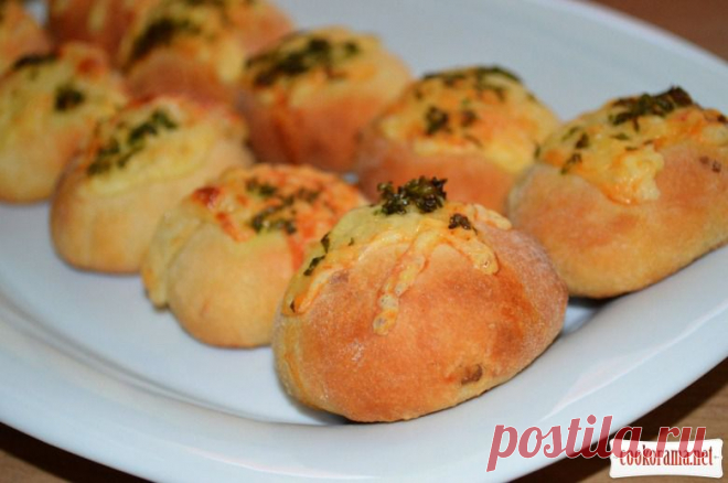Чесночные бомбочки с моццарелой / Пирожки и пироги с соленой начинкой / Кукорама — вкусные рецепты!