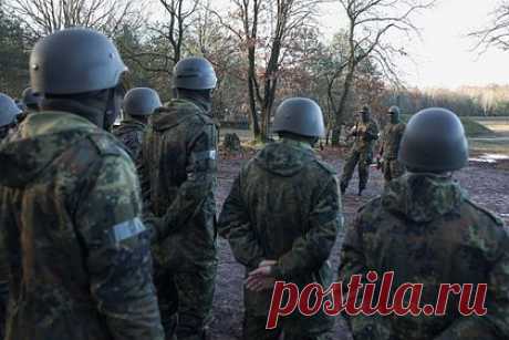 Немецкий дипломат рассказал о переходе Западом красной линии на Украине. Запад сознательно проигнорировал красные линии России по Украине в 2021 году, заявил бывший немецкий дипломат Хельмут Хоффман в интервью Berliner Zeitung. По его мнению, Россия могла смириться с расширением альянса, но ясно давала понять, что вступление Украины является «красной линией».