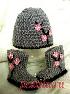 LOVE!! little girl hat/boot set!