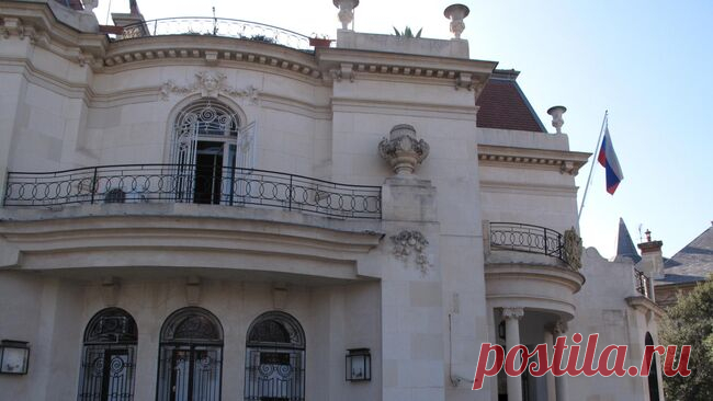 Власти Марселя сняли охрану с консульства России