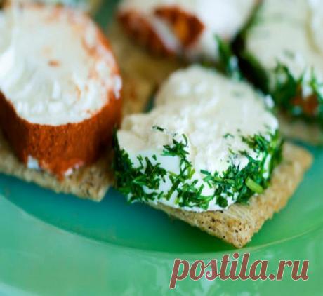 ПОЧЕМУ НЕ СТОИТ ВЫЛИВАТЬ ОСТАТКИ КЕФИРА, ИЛИ ЭЛЕМЕНТАРНАЯ ЗАКУСКА, ОТ КОТОРОЙ ПРОСТО НЕВОЗМОЖНО ОТКАЗАТЬСЯ — Копилочка полезных советов