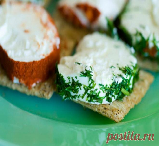 ПОЧЕМУ НЕ СТОИТ ВЫЛИВАТЬ ОСТАТКИ КЕФИРА, ИЛИ ЭЛЕМЕНТАРНАЯ ЗАКУСКА, ОТ КОТОРОЙ ПРОСТО НЕВОЗМОЖНО ОТКАЗАТЬСЯ — Копилочка полезных советов