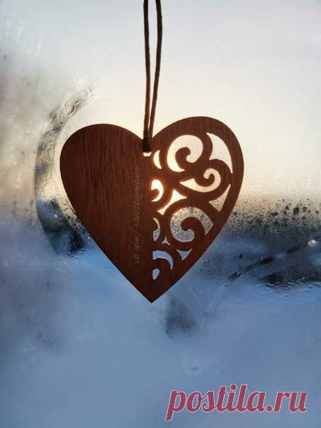 просто бесконечно обожаю утро выходного дня... это ни с чем не сравнимое чувство свободы... когда твоё собственное время безраздельно принадлежит тебе самой... ты открываешь глаза... и сразу улыбаешься... можно вскочить прямо сейчас... даже если на дворе очень раннее утро... а можно нежиться в кровати... и думать... чем же ты порадуешь свое величество сегодня...

доброе утро впереди целый день - который может стать вашей личной сказкой... и какой она будет - выбирать вам 

Елена Раевская