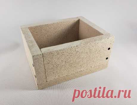 НОВЫЙ ящик из вермикулита Bullseye 008249-VERM-M размером 10x10x4 дюймов (внешние размеры). Есть царапина, но её можно закрыть фибровой бумагой, или можно снять панель и перевернуть её так, чтобы царапина оказалась снаружи (я не хотел разбирать, но, похоже, это может сработать). Обычно он продаётся за 60 долларов, но я делаю скидку из-за царапины...