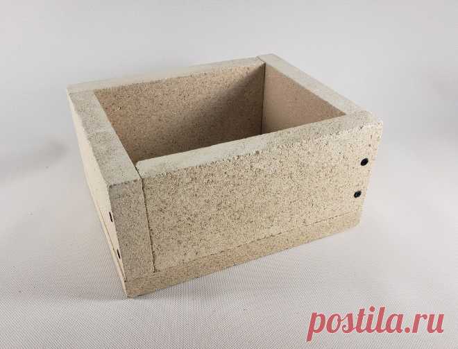 НОВЫЙ ящик из вермикулита Bullseye 008249-VERM-M размером 10x10x4 дюймов (внешние размеры). Есть царапина, но её можно закрыть фибровой бумагой, или можно снять панель и перевернуть её так, чтобы царапина оказалась снаружи (я не хотел разбирать, но, похоже, это может сработать). Обычно он продаётся за 60 долларов, но я делаю скидку из-за царапины...