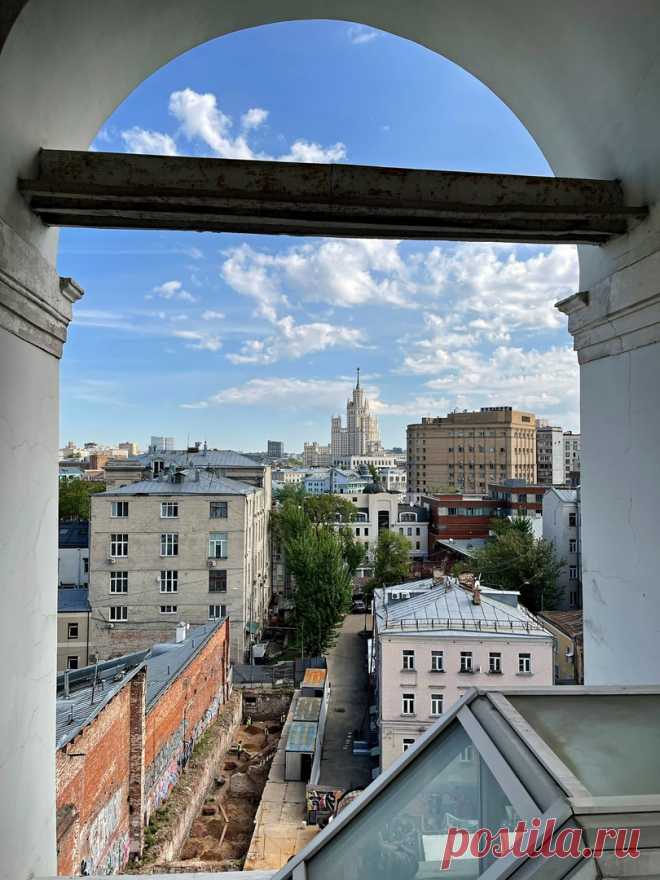 Вид на Замоскворечье с колокольни храма Усекновения главы Иоанна Предтечи под Бором. Фото: Елена Лепёхина