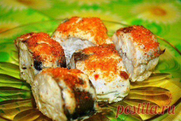 Новости
Хек запеченный со сметаной и горчицей с хрустящей корочкой

Это очень простое и вкусное блюдо. Хек не жирная рыба, но приготовленная таким способом, очень нежная и сочная. Благодаря маринаду, хек не сохнет при запекании, а сохраняет сочность.