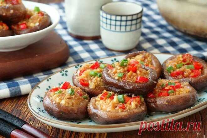 Жареные грибочки с чесночной пастой – закуска, которую рекомендую попробовать. Мы то точно приготовим на праздничный стол | Другая Кухня /Дневник фудблогера | Яндекс Дзен