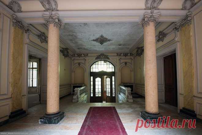 Прекрасные и заброшенные замки Франции / Туристический спутник