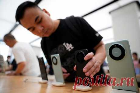 Huawei полностью импортозаместила детали для создания смартфонов. Китайской корпорации Huawei удалось обойти ограничения США, заместив иностранные детали, необходимые для производства смартфонов, на местные. Радиочастотные чипы от американских компаний Skyworks Solutions и Qorvo заменили на аналоги от китайских производителей Maxscend Microelectronics и Beijing OnMicro Electronics.