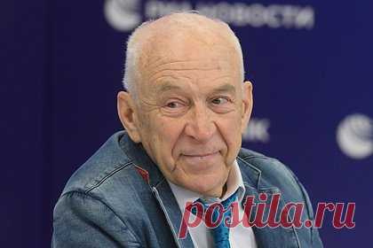 Актер Пашутин заявил об отсутствии ума у латвийской певицы Вайкуле. Народный артист России Александр Пашутин раскритиковал латвийскую певицу Лайму Вайкуле после ее слов в поддержку сноса памятников российским военным в своей стране. Актер назвал исполнительницу «конченой идиоткой», а также подчеркнул, что именно благодаря победе Советского Союза она появилась на свет.