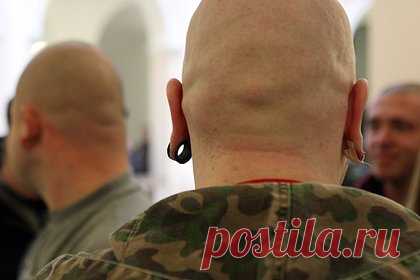 Группировка неонацистов с переехавшим в Россию главой объявила общенациональный сбор в США