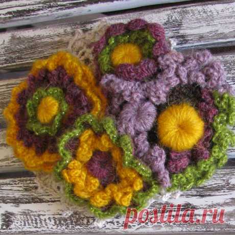 Брошь ручной работы украшение для пальто платьев и сумок
© https://www.livemaster.ru/item/26390877-ukrasheniya-brosh-ruchnoj-raboty-ukrashenie-dlya-palto-platev