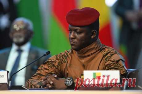 Президент Буркина-Фасо указал на замалчивание роли РФ в победе над нацизмом. Африканский лидер напомнил, что Россия сыграла ключевую роль в освобождении мира от нацизма.