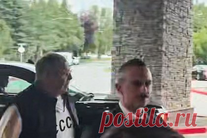 Лавров объяснил приезд на Аляску в свитере с надписью «СССР»