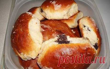 Пирожки духовые с маком и изюмом