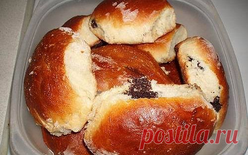 Пирожки духовые с маком и изюмом