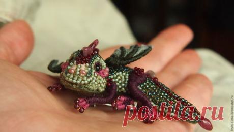 Купить Брошь дракон "Руби" Брошь бисер. Вышитый дракончик.. - мятный, брошь, брошка