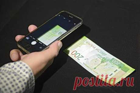 В России легализуют цифровой рубль. С 1 августа в России начнет действовать закон о цифровом рубле — в том же месяце начнутся первые тестовые операции с ним. Цифровой рубль будет выпускаться вместе с уже существующими формами денег. Он станет третьей формой нацвалюты наряду с наличной и безналичной. Оператором платформы цифрового рубля станет Центробанк.