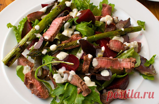 Мясные салаты, которые можно приготовить из стейка