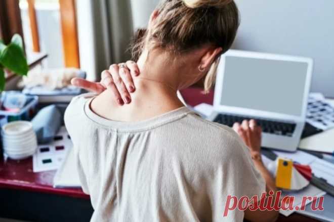 3 упражнения для снятия напряжения в шее Три упражнения помогут снять напряжение в шее и плечах, вызванное длительной сидячей работой в офисе. Об этом «Газете.Ru» сообщила фитнес-эксперт Светлана Прокофьева.