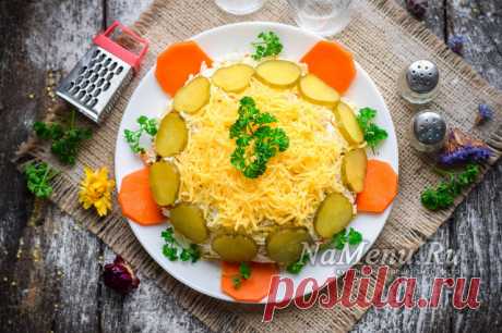 Печёночный салат с морковью, луком и яйцом