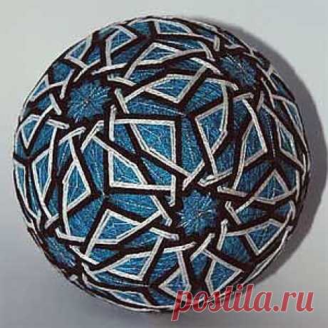 черно-белое на голубом