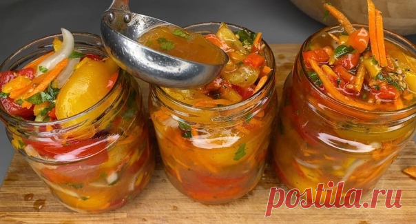 Это невероятно вкусная закуска из помидоров на зиму, самые вкусные помидоры.

Ингредиенты из расчёта на 3 банки объёмом 500 мл.:
1. Помидоры - 1,5 кг.
2. Сладкий болгарский перец - 2 шт.
3. Морковь - 2 шт.
4. Петрушка - небольшой пучок.
5. Репчатый лук - 1 шт.
6. Соль - 2 ст. ложки.
7. Сахар - 4 ст. ложки.
8. Чёрный молотый перец - 1 ч. ложка.
9. Кориандр - 1 ч. ложка.
10. Острый перец - 1/2 стручка.
11. Уксус 9% - 30 мл.
12. Растительное масло - 100 мл.

Способ приготовле...