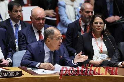 Лавров и Зеленский выступили в Совбезе ООН. Какие пути из украинского кризиса они предложили?. 20 сентября в стенах штаб-квартиры Организации Объединенных Наций в Нью-Йорке прошло заседание Совета Безопасности по ситуации вокруг Украины, где выступил глава МИД России Сергей Лавров и украинский президент Владимир Зеленский. Лавров, в частности, обвинил Запад в срыве Минских соглашений.