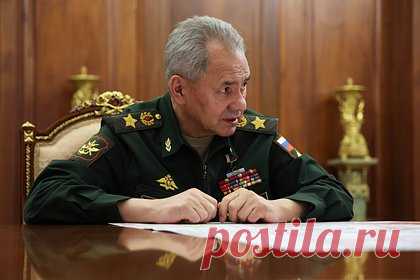 Шойгу назвал условие победы. Российской армии нужно сделать еще много работы для достижения победы, заявил министр обороны Сергей Шойгу. Эти слова министра прозвучали в штабе Объединенной группировки во время вручения наград военнослужащим. В мероприятии также принял участие глава Генштаба Игорь Герасимов.