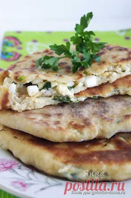 Лепешки с начинкой из теста на кефире