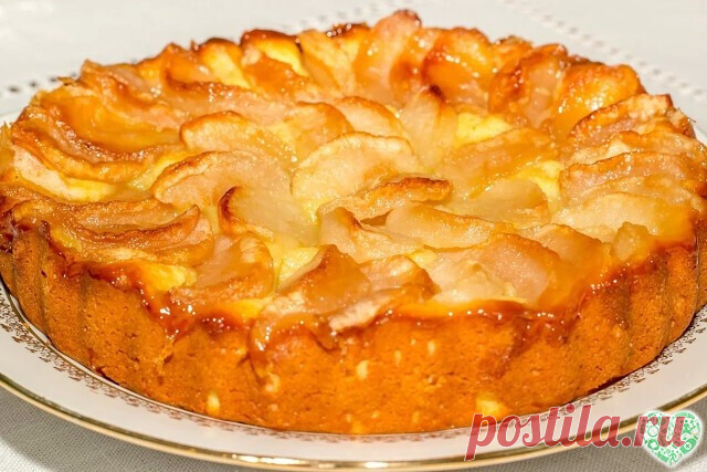 Очень яблочный пирог
Очень яблочный пирог по вкусу похож на суфле. Он очень сочный и ароматный.
Продукты (на 4 порции)
Яблоки - 2 шт.
Яйцо - 1 шт.
Мука - 70 г
Сахар - 70 г
Орехи грецкие - 50-60 г
Изюм - 50 г
Разрыхлитель - 0,5 ч. л. без верха
Соль - 2 щепотки
Масло растительное - 50 мл
Сахарная пудра - для посыпания
