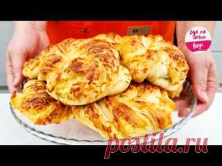 Готовлю ее без скалки, без яиц! Невероятно мягкие и слоистые, самые знаменитые турецкие булочки Ачма тесто:вода теплая - 100 мл = 0,5 стакана*молоко теплое - 150 мл = 3/4 стакана*дрожжи прессованные/сухие - 20/7 г = 1 ст.л./1.5 ч.л.сахар - 50 г = 2 ст.л.соль - 5 г = 1 ч.л. без горкирастительное масло - 50 мл = 3,5 ст.л.мука - 450 (+/-) г = 3,5 (+/-) стакана* Дополнительно:масло...