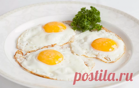 Яйца на завтрак помогают держать уровень сахара в узде.