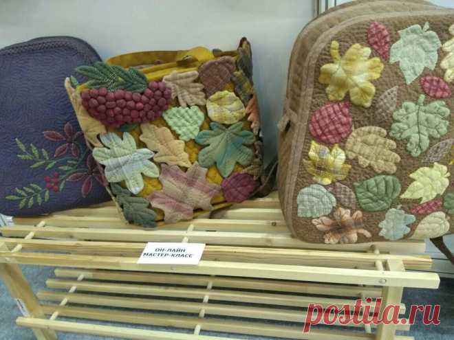 (10) Facebook