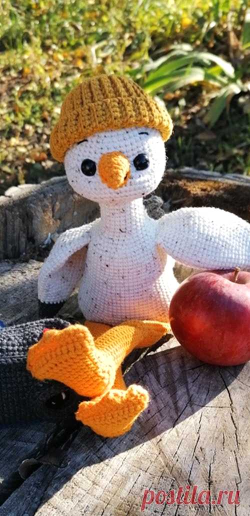 PDF Чайка Герри крючком. FREE crochet pattern; Аmigurumi bird patterns. Амигуруми схемы и описания на русском. Вязаные игрушки и поделки своими руками #amimore - птица в шапочке с фотоаппаратом, птичка, чайка.