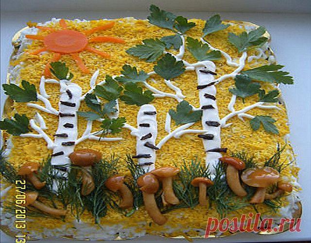 Салат с куриным филе и грибами