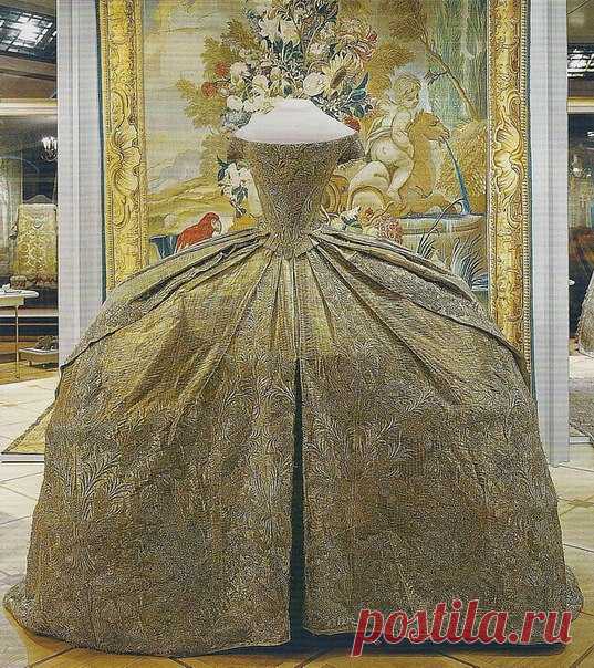 Платье венчальное великой княгини Екатерины Алексеевны / История цивилизаций!
