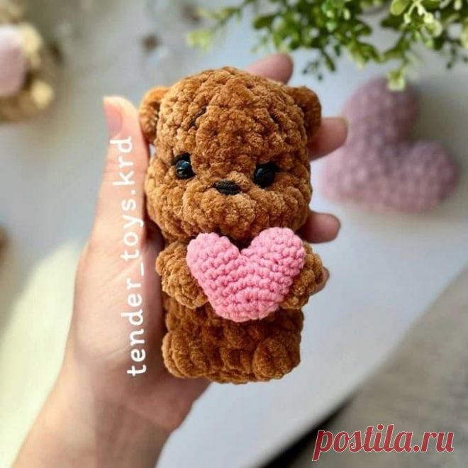 Мишка с сердечком крючком. Амигуруми схемы и описания. Автор: @tendertoyskrd | IRINELY.ART