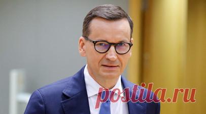 Премьер Польши установил крест на Украине на месте гибели поляков, убитых боевиками УПА. Премьер-министр Польши Матеуш Моравецкий установил крест на территории Украины в знак памяти о поляках, убитых националистами УПА* во время Волынской резни. Читать далее