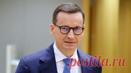 Премьер Польши установил крест на Украине на месте гибели поляков, убитых боевиками УПА. Премьер-министр Польши Матеуш Моравецкий установил крест на территории Украины в знак памяти о поляках, убитых националистами УПА* во время Волынской резни. Читать далее