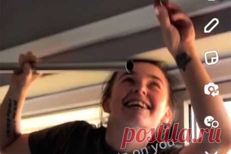 Девушка придумала оригинальный способ мести за измену и показала его в TikTok. Пользовательница TikTok с ником carrieanne показала оригинальный способ мести, который она придумала, чтобы отомстить изменившему ей возлюбленному. Видео девушки набрало более 1,5 миллиона просмотров: в комментариях многие пользователи восхитились ее изобретательностью.