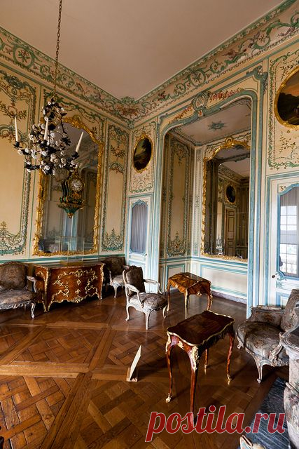 Пользователь Walter Vas сохранил этот пин на доску «C - Versailles Palace / France»  
Private Apartments, Palace of Versailles  |  Pinterest