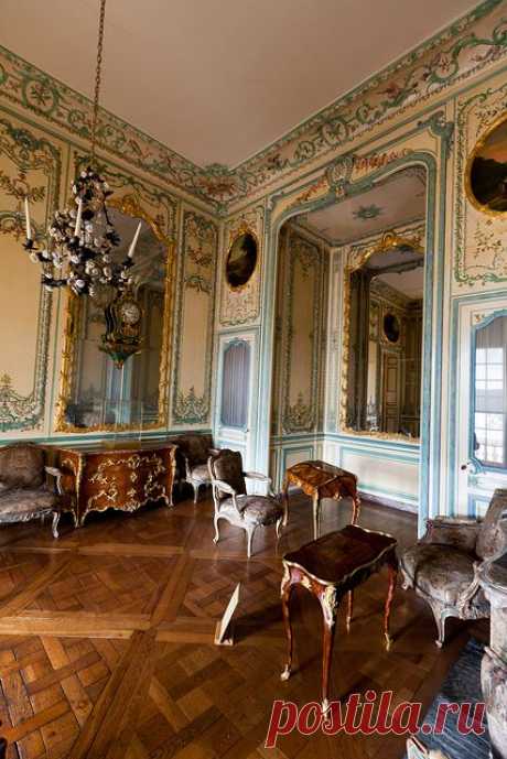 Пользователь Walter Vas сохранил этот пин на доску «C - Versailles Palace / France»  
Private Apartments, Palace of Versailles  |  Pinterest