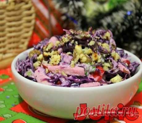 Салат из краснокочанной капусты с яблоком и орехами рецепт с фото
