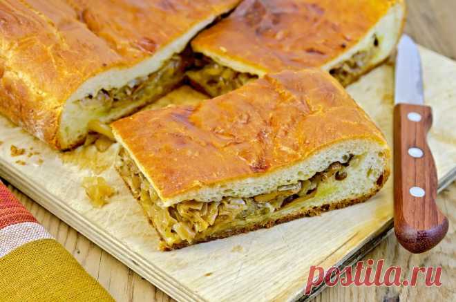 Капустный пирог на бездрожжевом тесте Домашние пироги – это всегда вкусно и сытно, но не всегда есть время возиться с дрожжевым тестом, поэтому сегодня я предлагаю вам испечь бездрожжевой пирог с капустной...