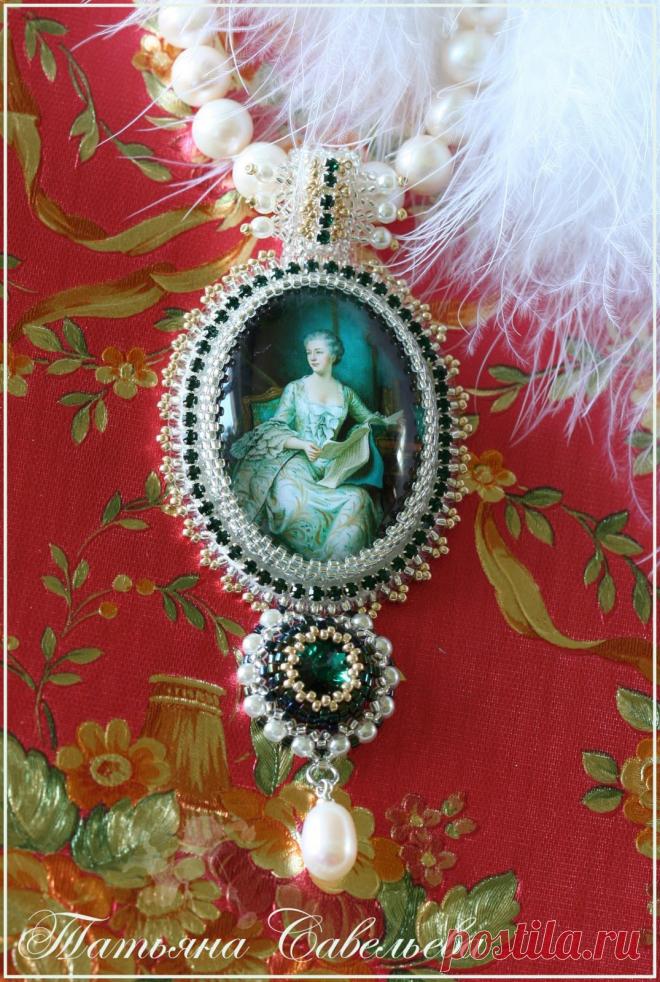 Кулон "Королевская особа" | biser.info - всё о бисере и бисерном творчестве