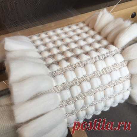 'Fluffy Pebbles' on the loom today. #woven #textile #designer #maker #handwoven #Brittany #wip #wool #woolroving